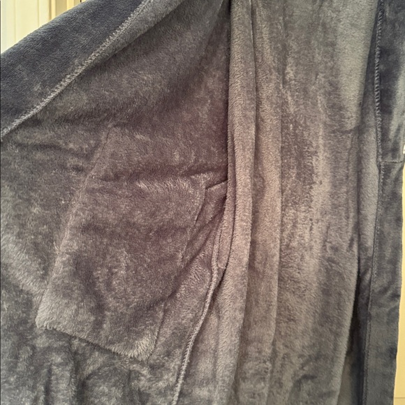 Tommy Bahama Plush Grayish Blue Bath Robe with plaid trim. NWT One Size - Picture 6 of 12